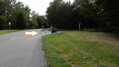 Hier muss man rechts rein - das Schild nach Leutstetten ist leicht zu übersehen.