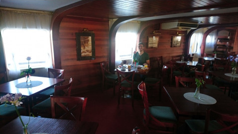 Der Frühstücksraum zeugt von der alten Pracht des Schiffes